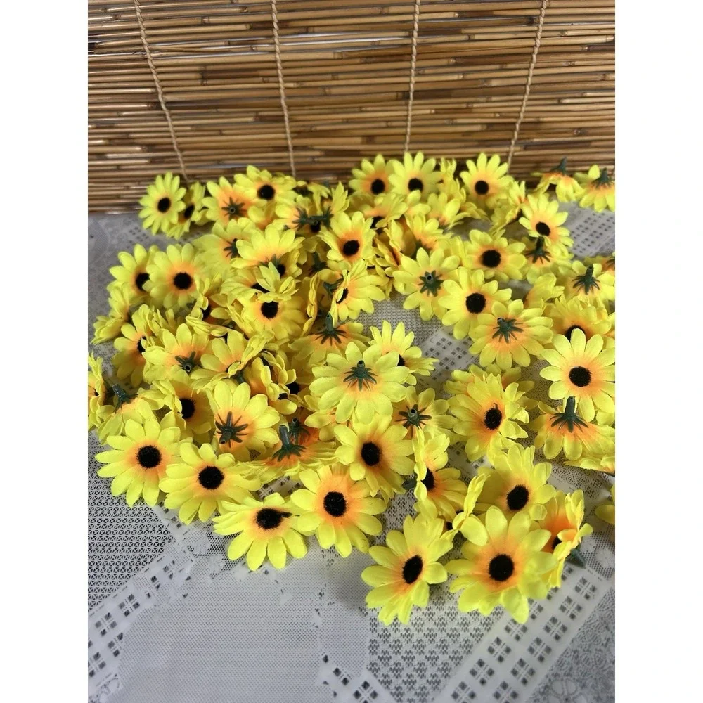 100pcs Artificial‎ Daisies Flower Heads,1.37x1.37x0.78 Inch Fake /Light Yellow